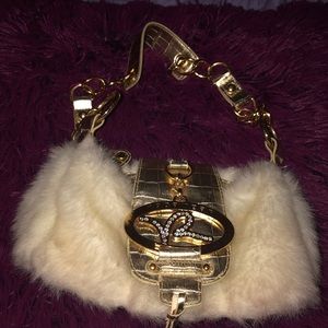 Roca wear clutch